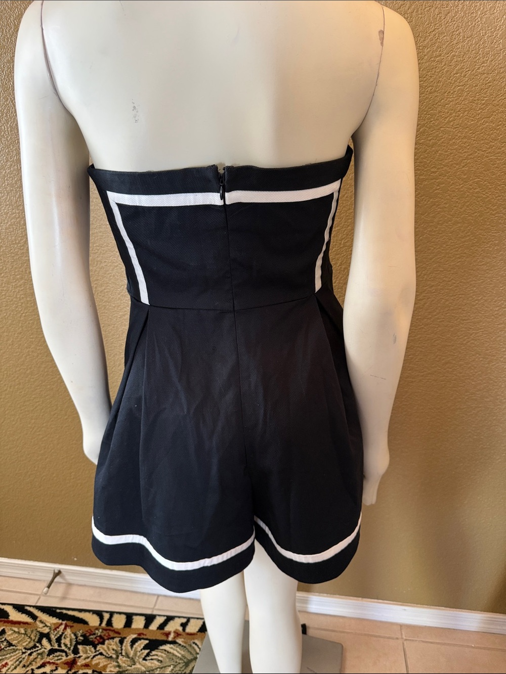 Anthropologie Mauve Black Strapless Shorts Romper with White Trim - Picture 3 of 5